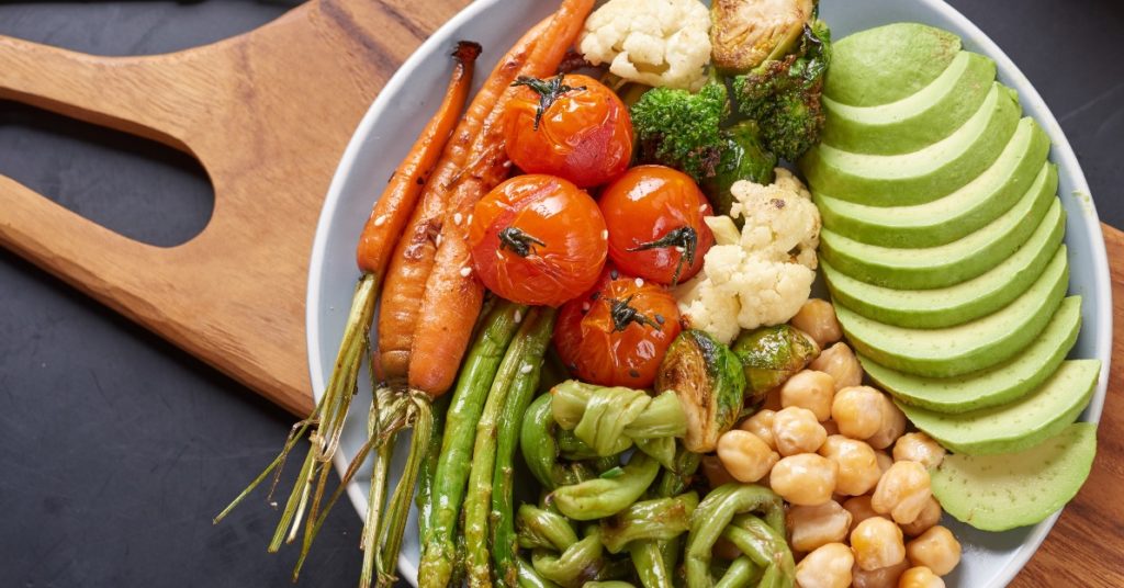 Ensalada de garbanzos y coliflor