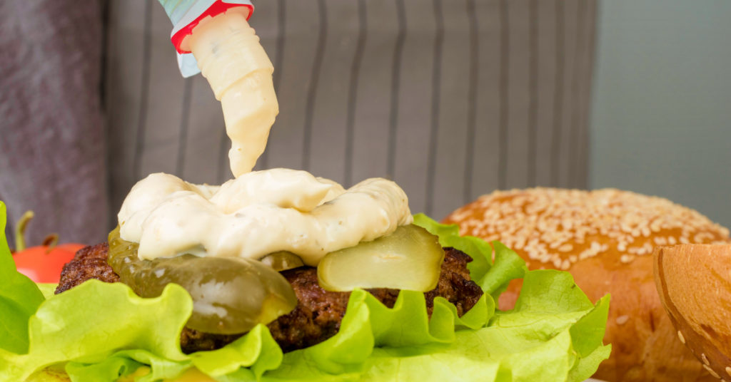 Salsas caseras, cremosas y gustosas que sustituyen la mayonesa