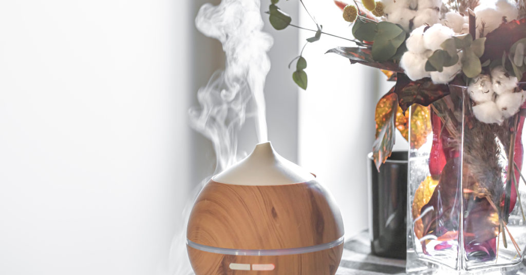 Neutraliza los olores del hogar con este aromatizante casero de canela y manzana