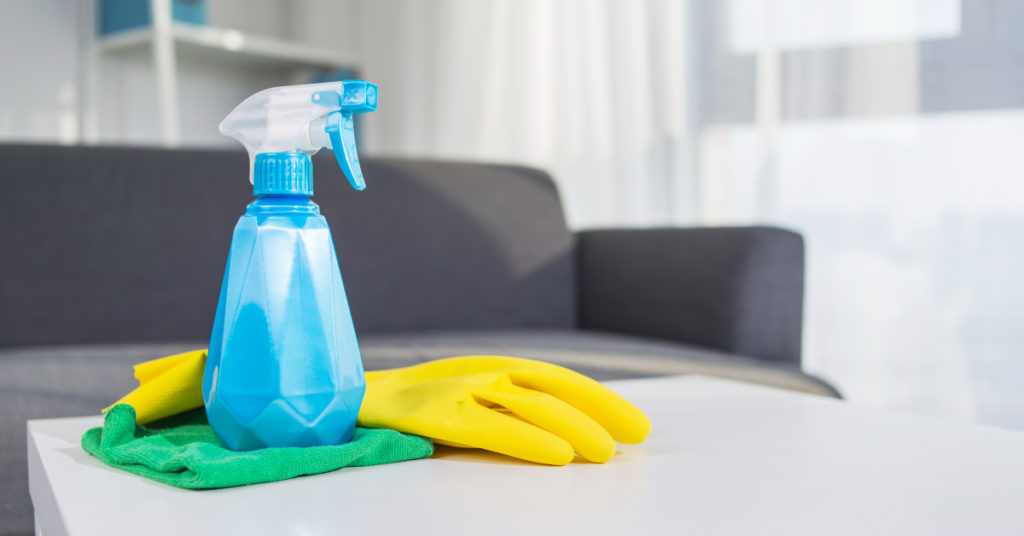 Beneficios de limpiar la casa con vinagre blanco y cómo hacerlo adecuadamente