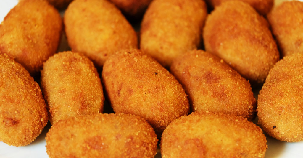 Croquetas de jamón y huevo: una receta fácil y deliciosa con relleno cremoso