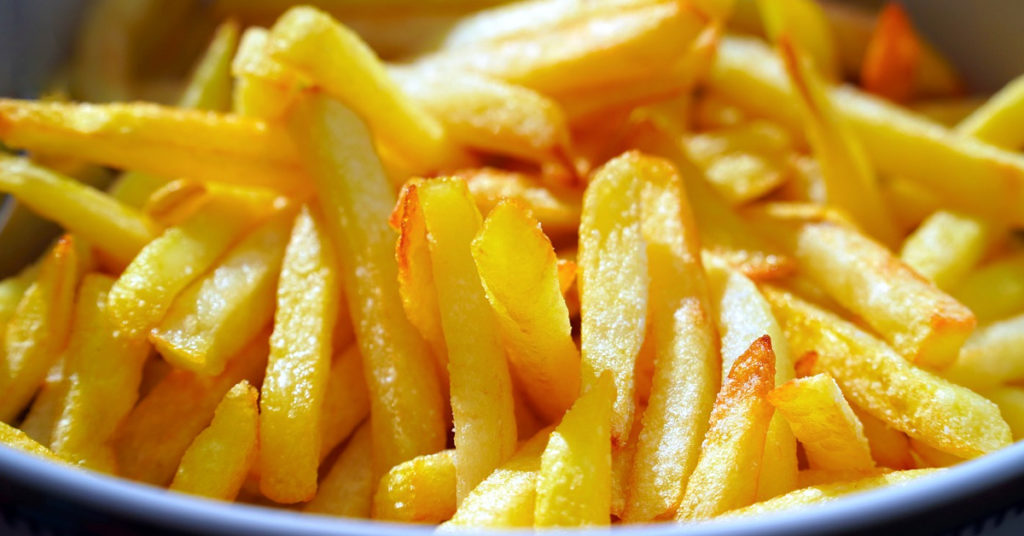 Patatas fritas al horno: una opción sabrosa y baja en calorías para darte un buen gusto