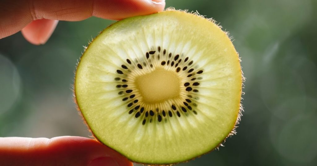 ¿Por qué debes comer kiwi después de entrenar?