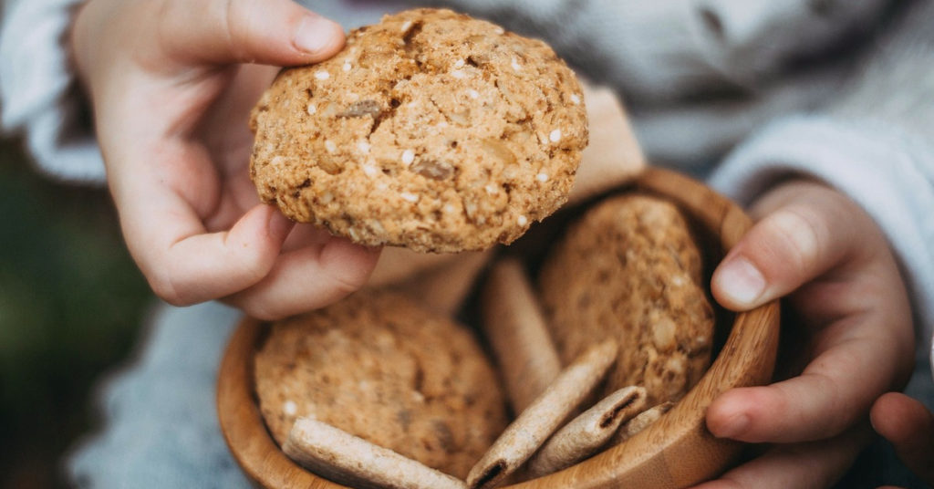 Galletas de avena fáciles de hacer con manzana y canela para cualquier horario