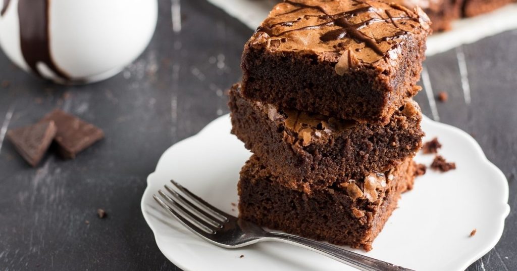 ¡Basta de indecisiones! Prepara un brownie de aceite de oliva con base de galleta